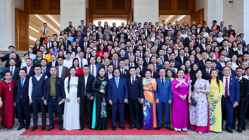 Thủ tướng Phạm Minh Chính gặp mặt doanh nhân: Tiên phong đổi mới, cùng đất nước bước vào kỷ nguyên mới