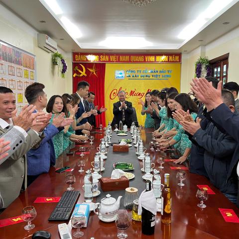 Khai Xuân Năm Ất Tỵ: Hành Trình Đổi Mới Cùng Chủ Tịch Công Ty Việt Long